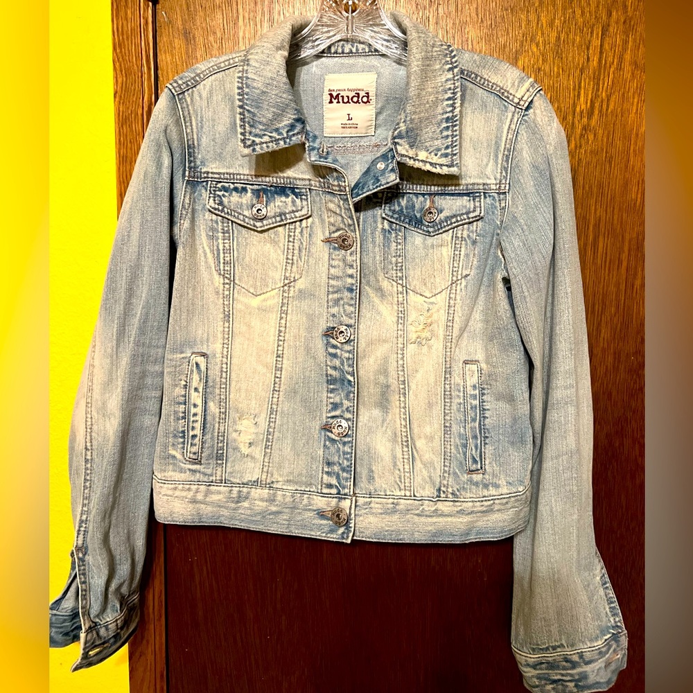 Jean jacket. Women’s size large.